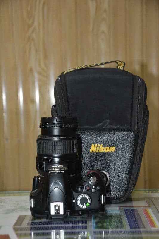 Nikon d3200 with kit lens 0