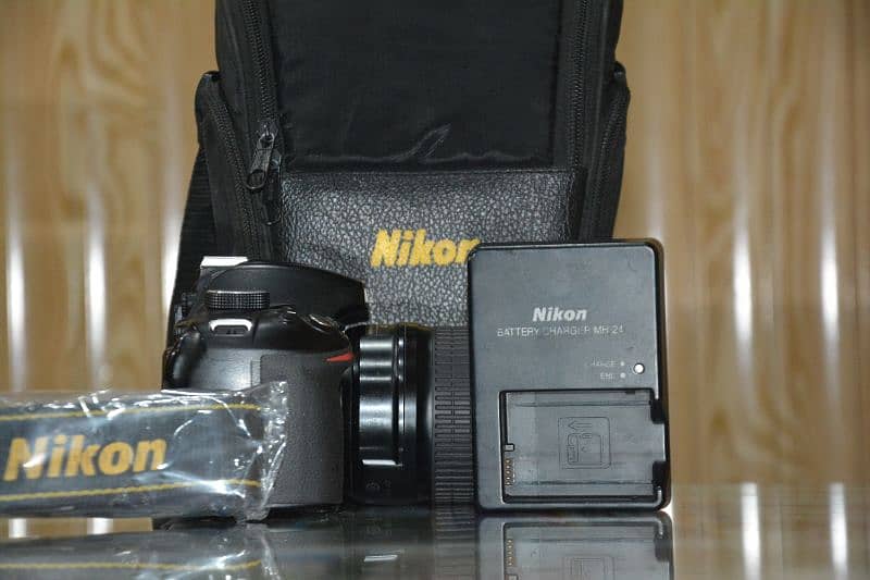 Nikon d3200 with kit lens 6