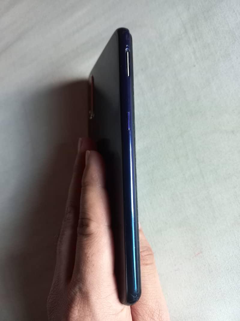 Vivo S1 with Orginal Box & Charger 2