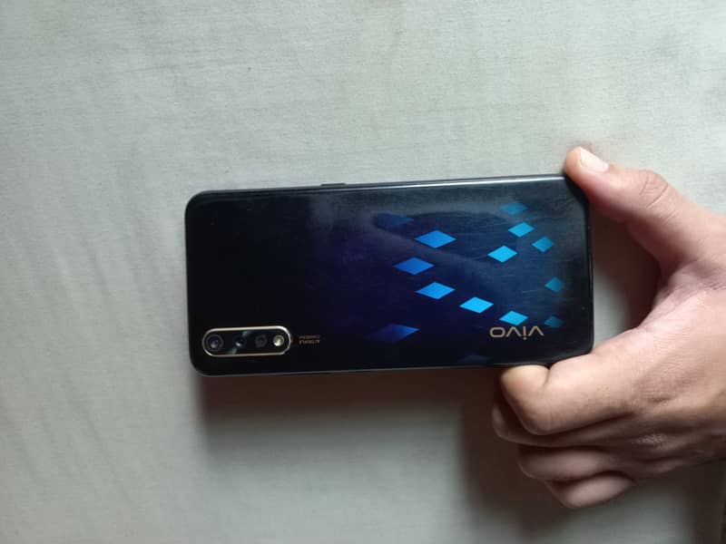 Vivo S1 with Orginal Box & Charger 5