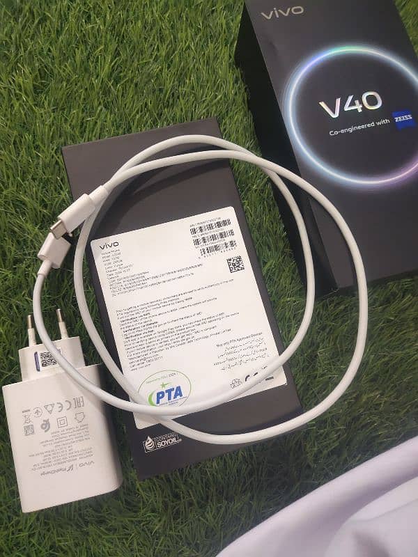 Vivo V40 10/10 condition lush brand 6