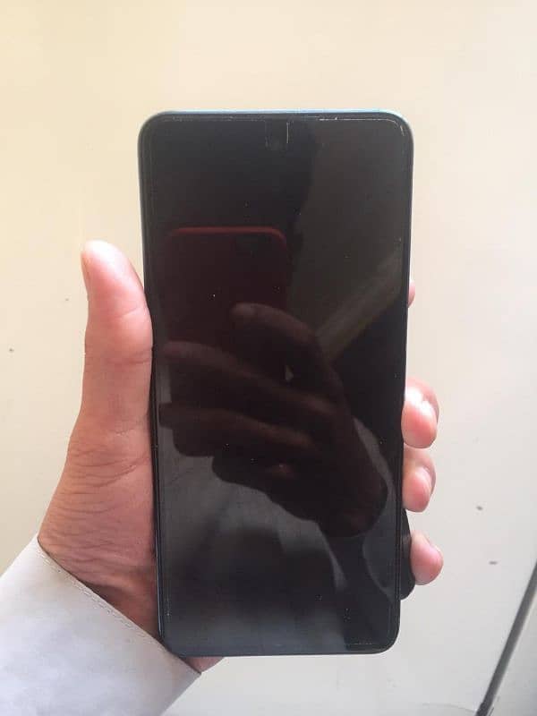 Tecno spark 20 genuine no opens 4