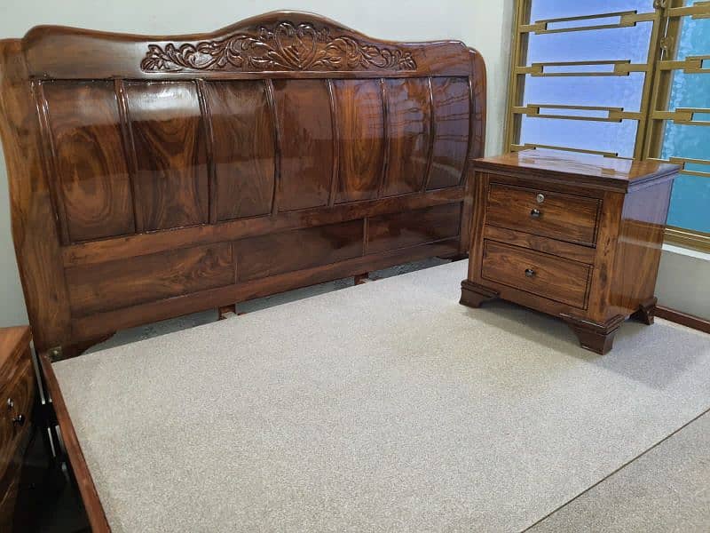 King Size Solid wood bed set new condition Best for jahez 1