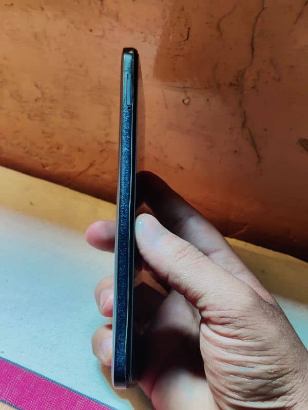 Redmi note 11 6/128 with original charger red descrip 4