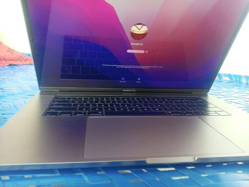 MacBook Pro 2017 | 512GB SSD | 26GB RAM – حیرت انگیز ڈیل! 8