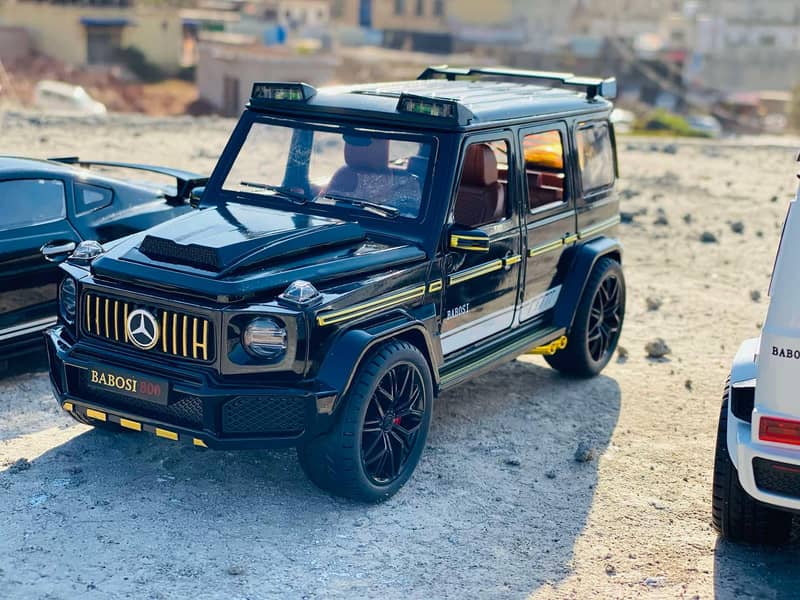 MERCEDES BENZ G63 4x4 AMG G-WAGON Die-Cast 1:18 Scale 14