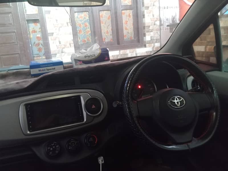 Toyota Vitz 2012 3