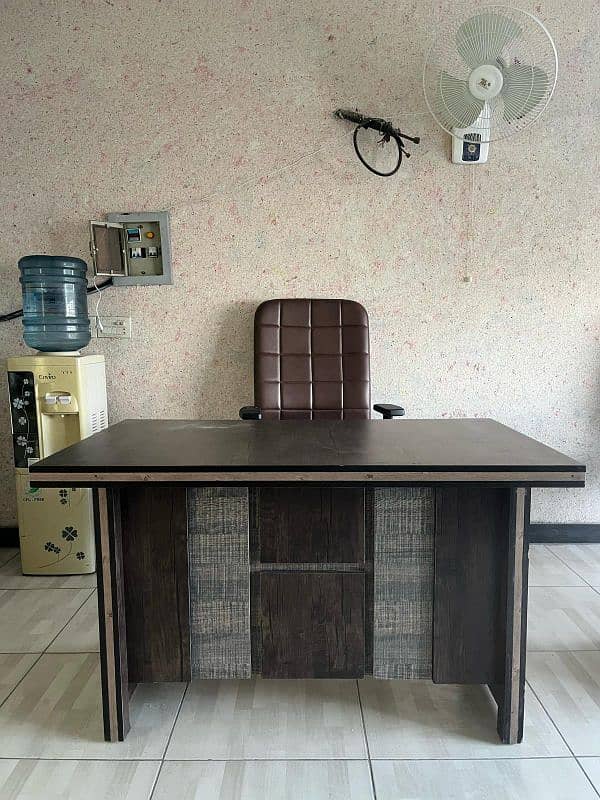 office furniture brand new condition 3