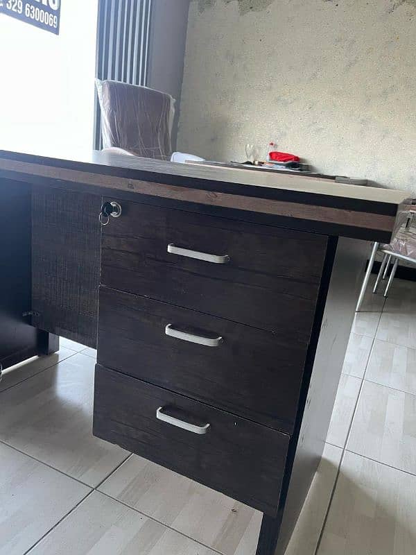 office furniture brand new condition 4