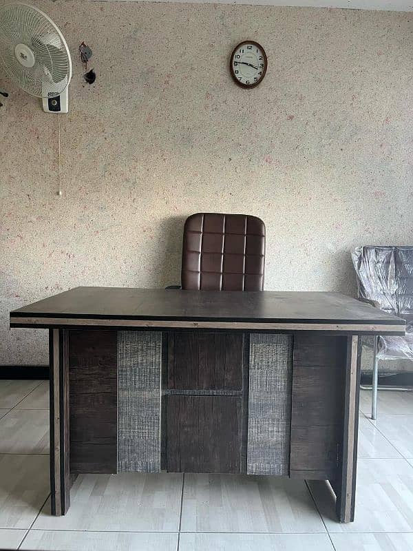 office furniture brand new condition 5