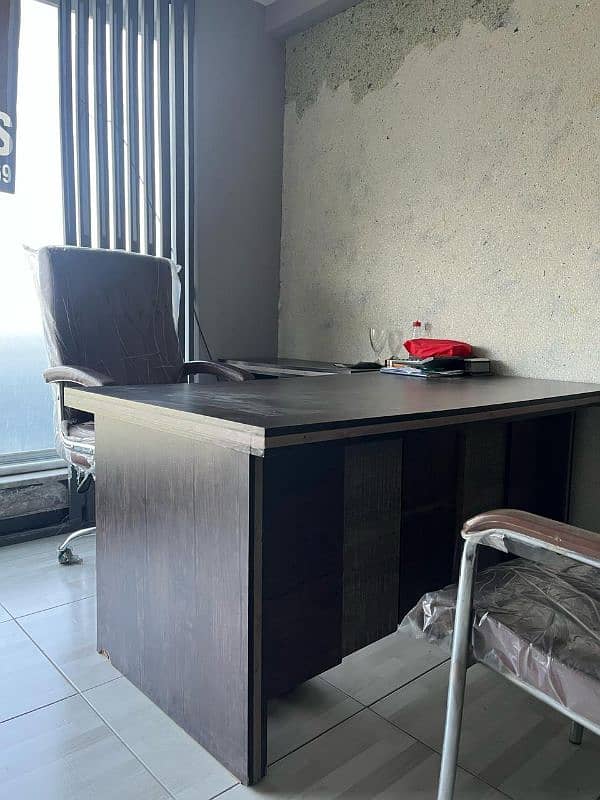 office furniture brand new condition 9