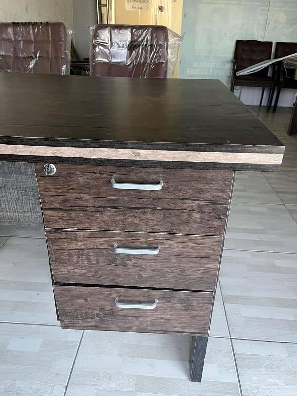 office furniture brand new condition 10