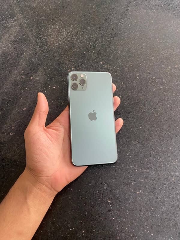 i phone 11 pro max water pack lush condition 0