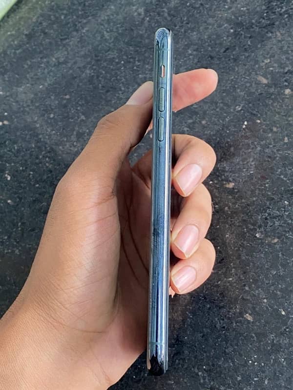 i phone 11 pro max water pack lush condition 7