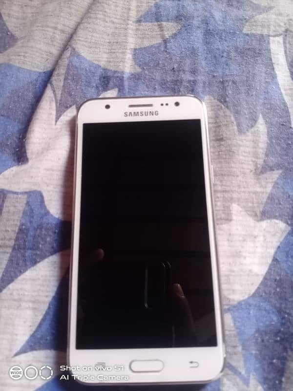 Samsung Galaxy j5 0