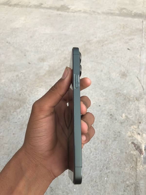 10/10 condition IPHONE 13 pro max 4