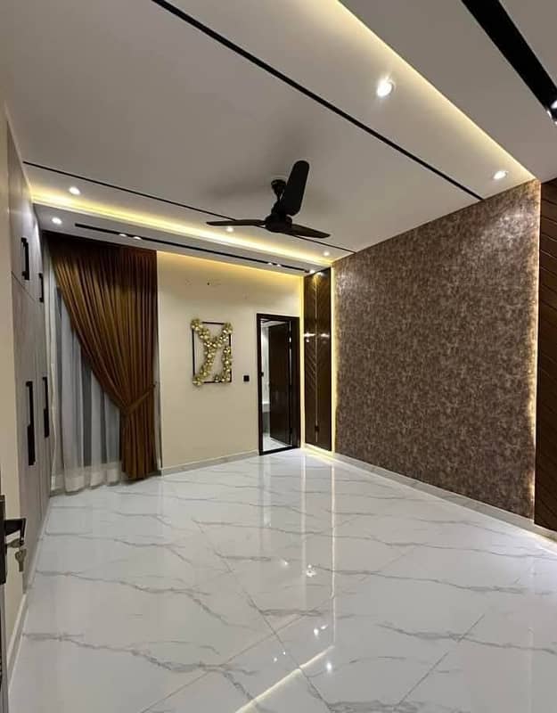 8 Marla upper portion 3 badroom available for rent in dha phase 9 town very good location 6