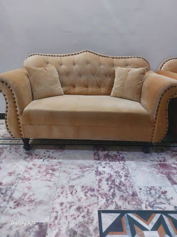 7 seater sofa with 2x side table and 1x centre table 4