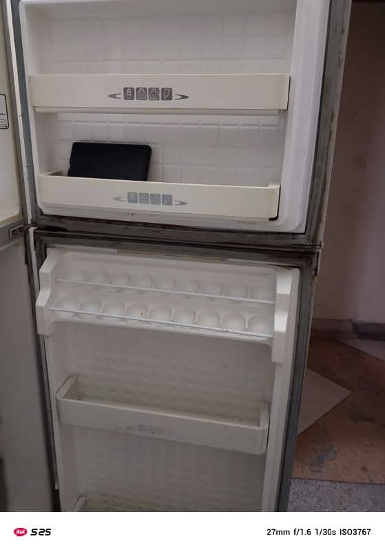 Dawlance Fridge Medium Size for sale 3