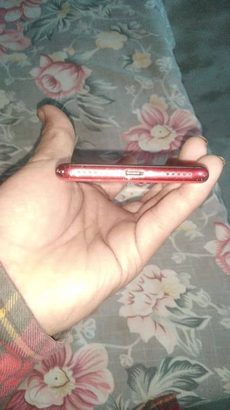 I phone se 2020 urgent sell  22k 4