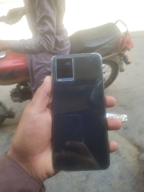 vivo y33s  condition 10by10 1