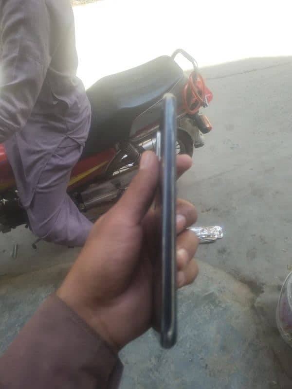 vivo y33s  condition 10by10 2