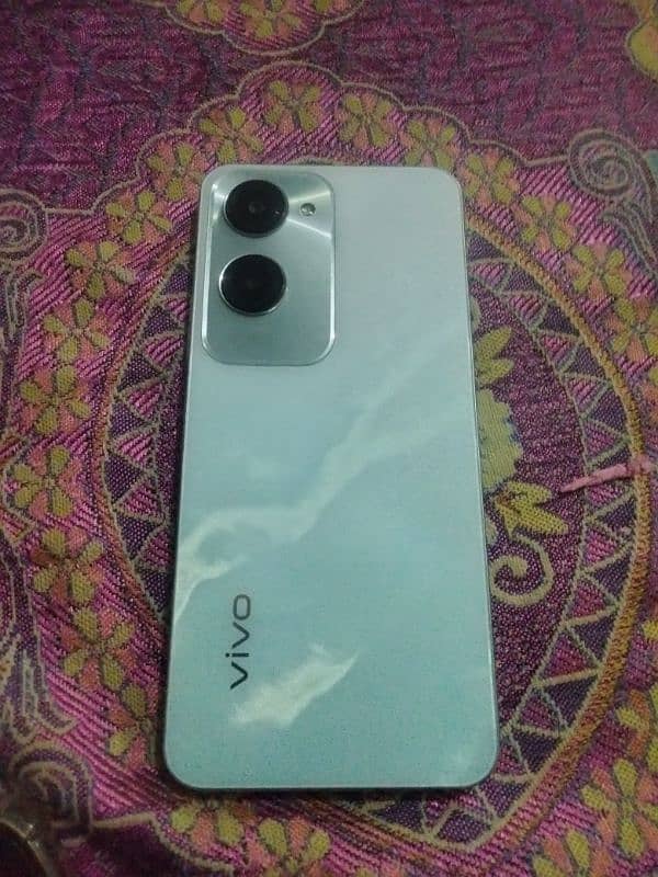 Vivo Y18 4+4 128gb Brand New phone 0