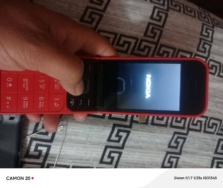 Nokia 2720 Flip 5