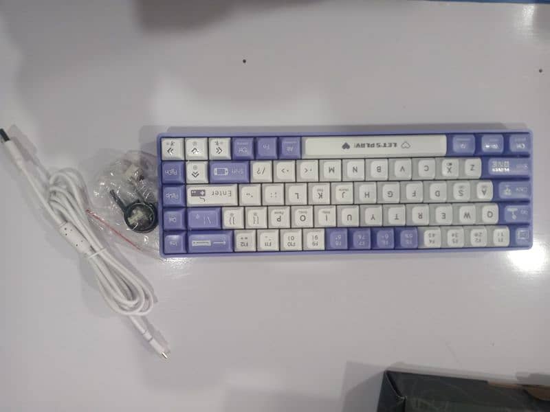 AJAZZ AK680 KEYBOARD / HOT SWAPPABLE BROWN SWITCHES / PURPLE WHITE 2