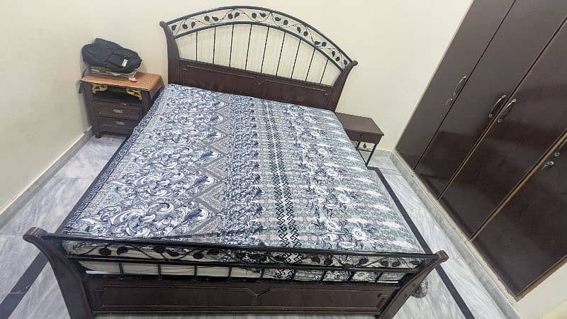 Solid wood and iron king bed 3