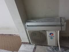 Gree 1 ton DC inverter heat and cool