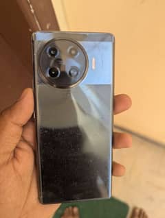 Spark 20 pro plus 8/256 only set in warranty