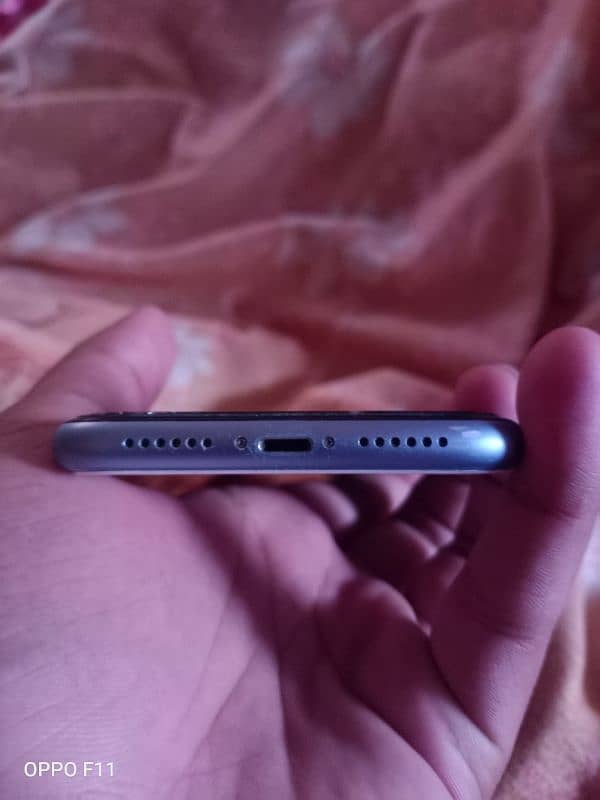 Iphone XR JV 10/10 condition back per Sirf iphone 13 ki sheet ha 6