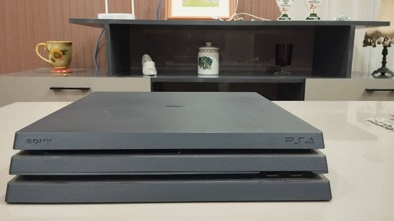 ps4 pro 1 Tb 4