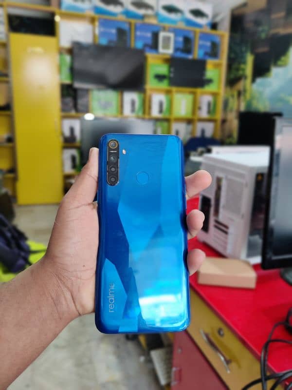 realme 5s 4/128gb 2