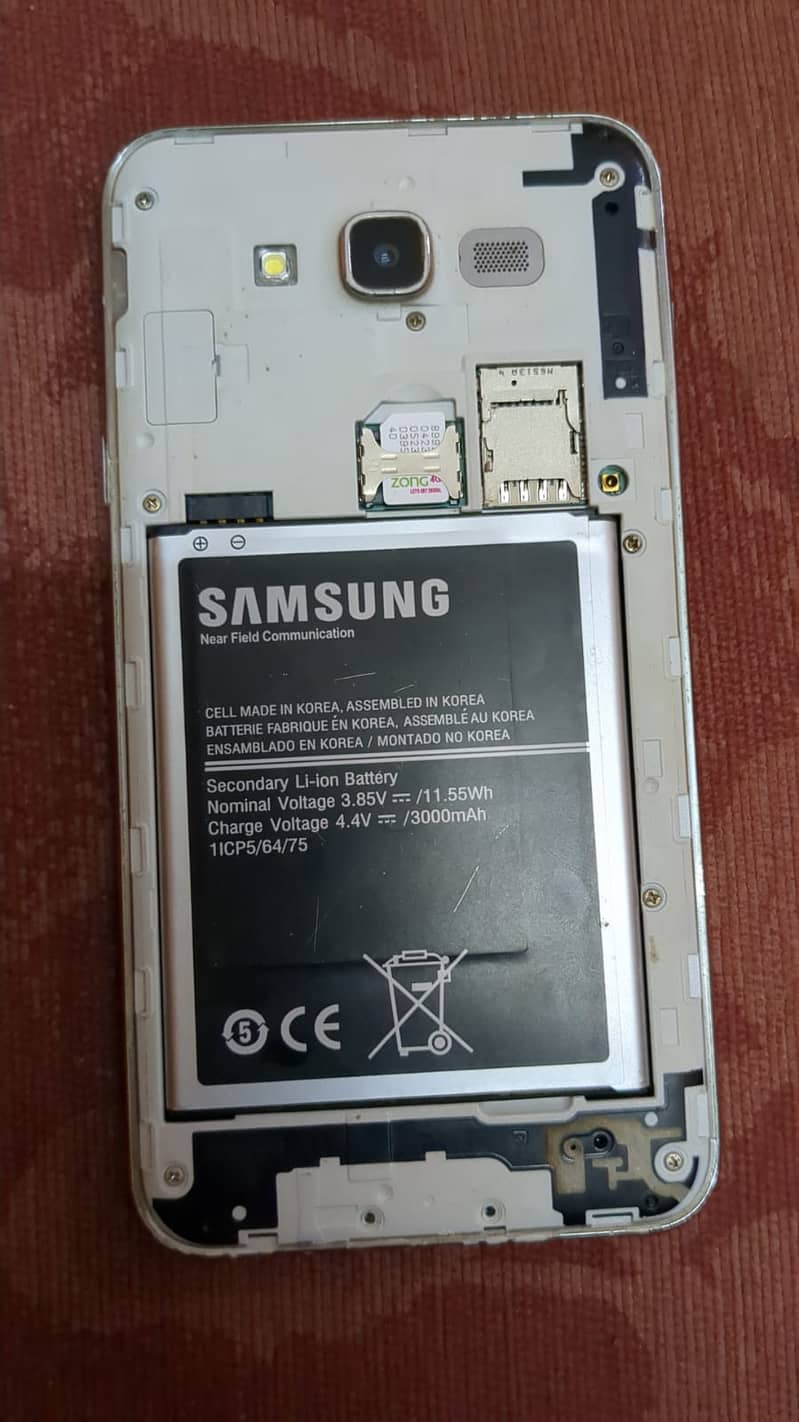 Samsung Mobile J7 5