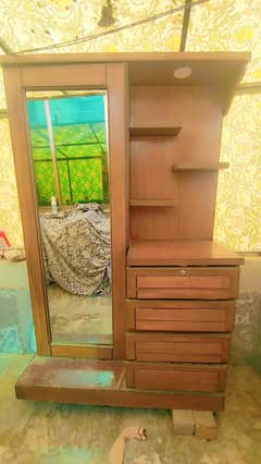 Dressing table in best condition