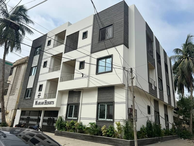 BEAUTIFUL TOWN HOUSE WITH ROOF 0