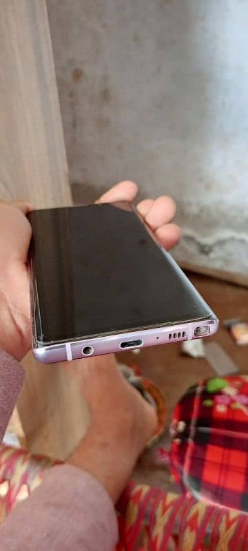 Samsung galaxy note 9 9/10 condition 3