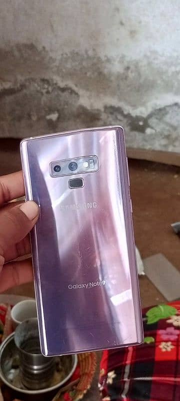 Samsung galaxy note 9 9/10 condition 4