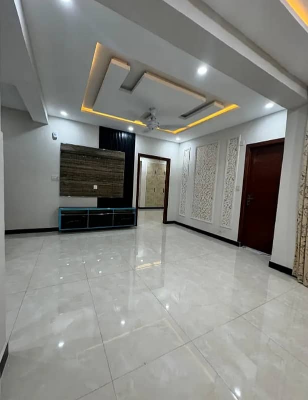 G-11/4 PHA D-Type Fully Renovated Tile Floor Flat For Sale 5