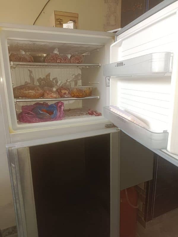 Full size dawlance Fridge 2