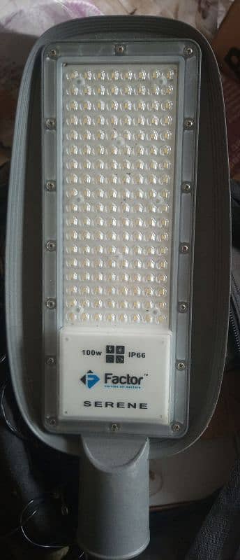 Factor Serene 100w street light 0