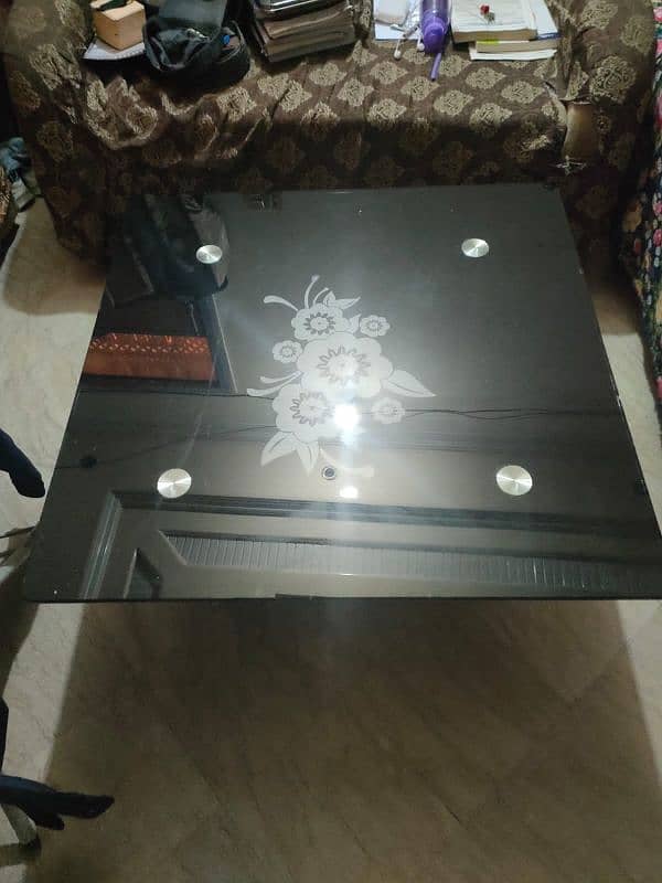 Glass table in 100% perfect condition 0