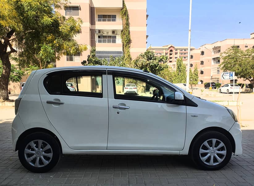 Daihatsu Mira 2015 4