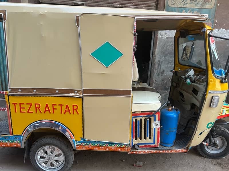 Auto rickshaw tezraftar (new poshish) cleanest 0