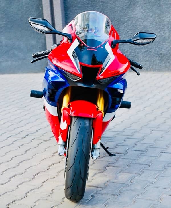 Honda CBR Fireblade RRR sp edition 1