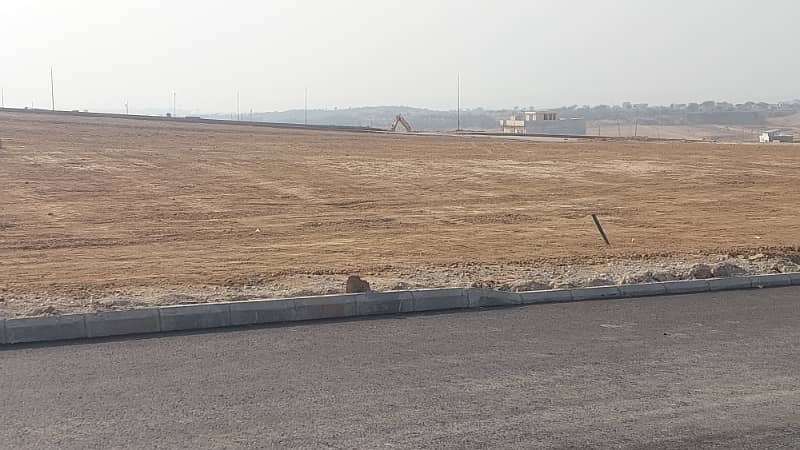 10 Marla Top-Heighted Plot F3 Block, Bahria Town Rawalpindi Phase 8 3