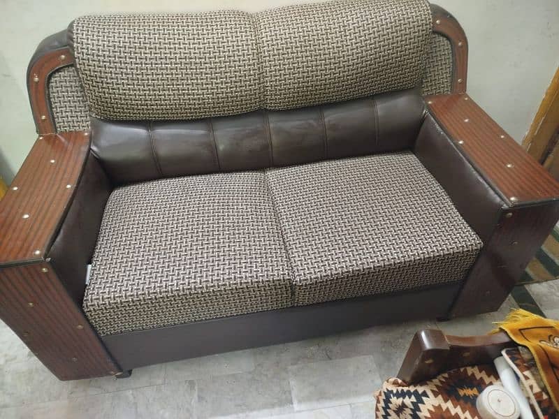 Complete Sofa set 3 seater,2 Seater,one Seater 7