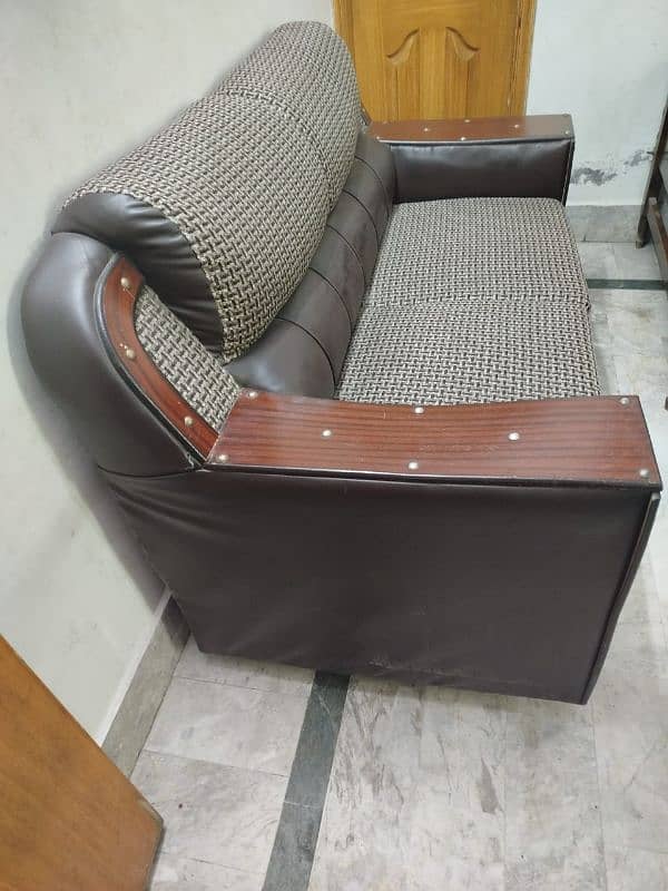 Complete Sofa set 3 seater,2 Seater,one Seater 11